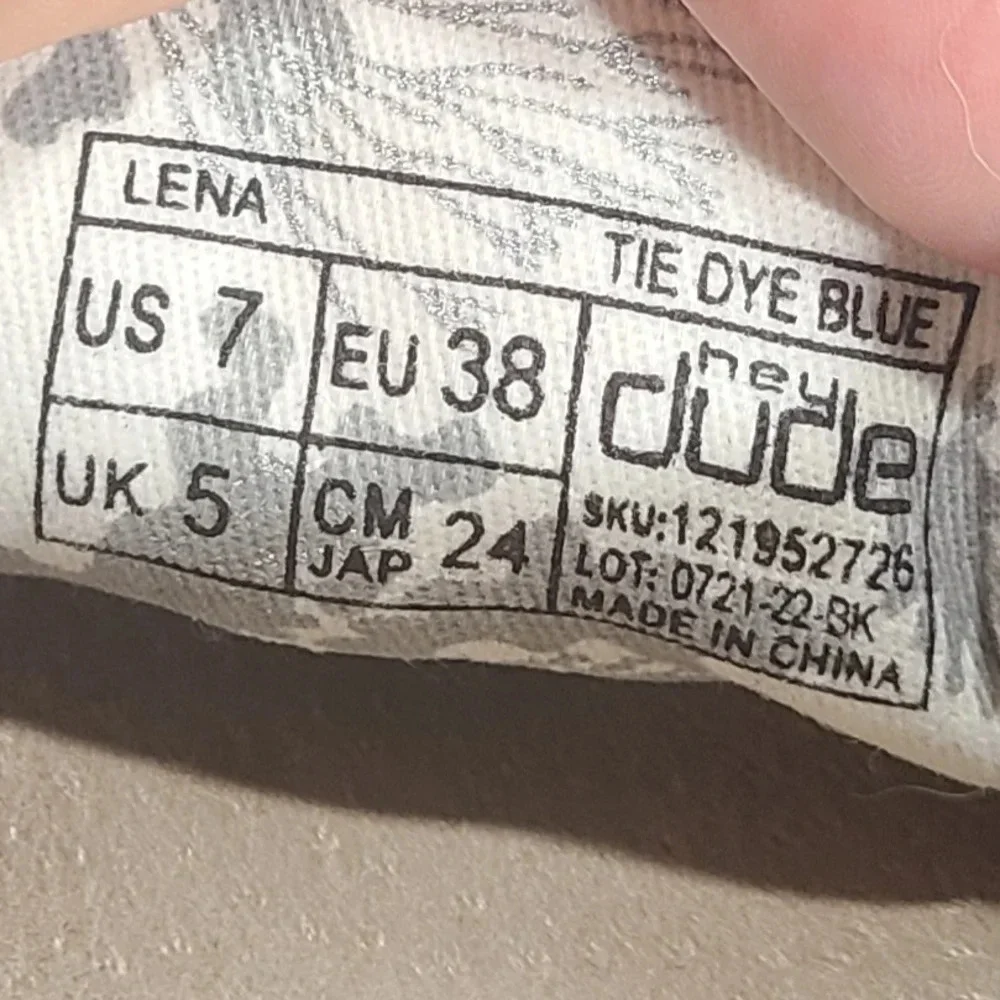 Hey Dude step into